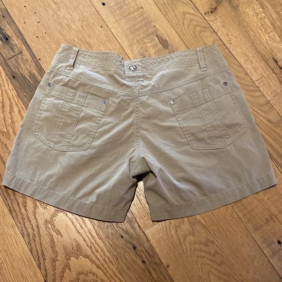KUHL Women’s Kurve Free Range Shorts Hiking Camping Gorpcore Sand Tan Size 2 - Picture 1 of 10